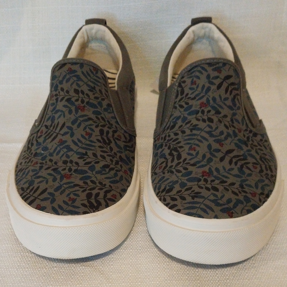 Taos Rubber Soul Gray and Blue Olive Branch Slip On Shoe NWT